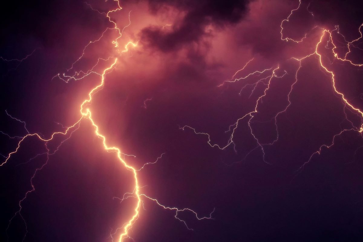 RedLightning1280